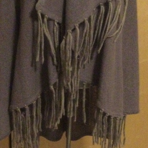 Subtle Luxury CASHMERE SHAWL VEST  
$237 - Picture 7 of 15